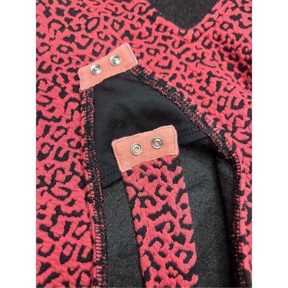 Lovers and Friends Women’s Small Saylor Bodysuit Red Leopard V-Neck Top - Picture 6 of 7